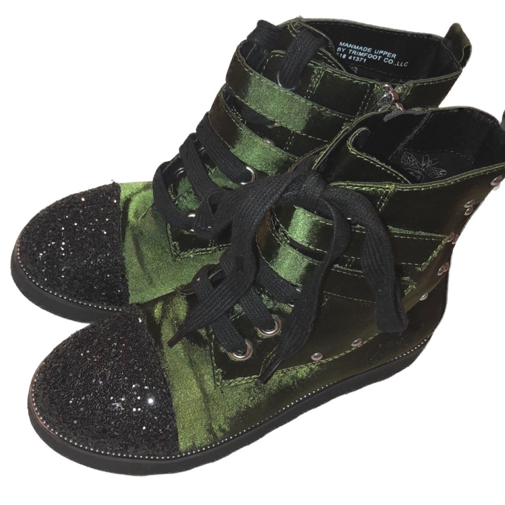 🍍Jessica Simpson beautiful boots girls size 2 🥾 green and black colors